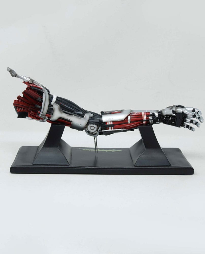 Cyberpunk - Edgerunners JOHNNY SILVERHAND ARM REPLICA 30 cm